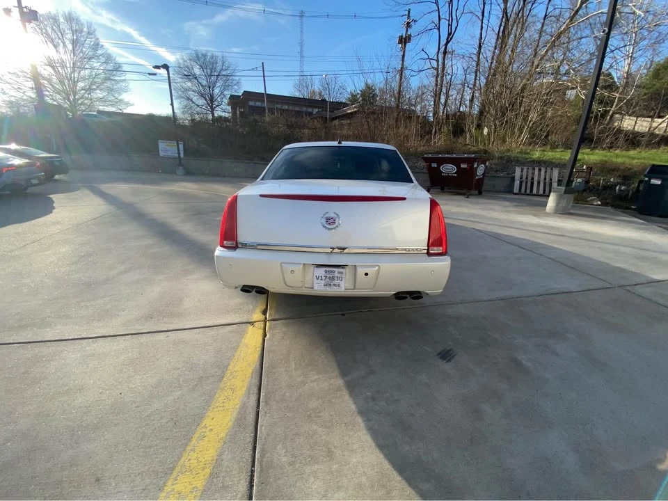 2008 Cadillac DTS - Image 5 of 9