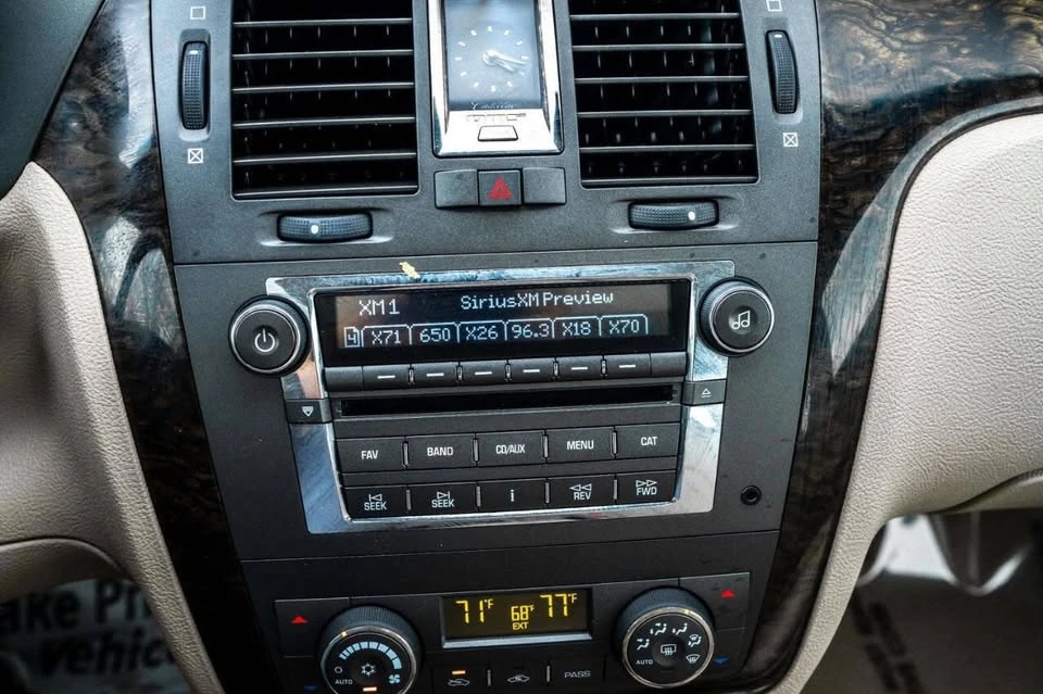 2008 Cadillac DTS - Image 11 of 17