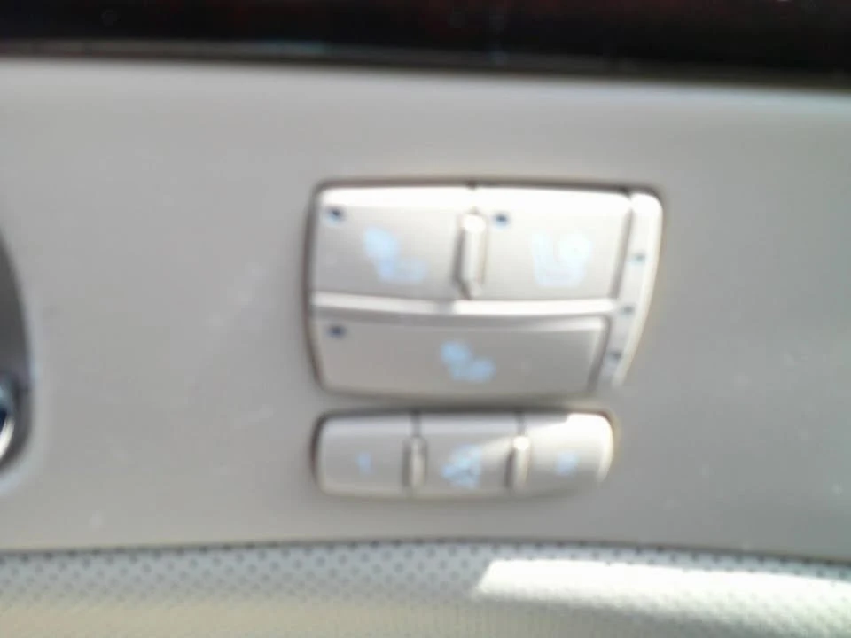 2008 Cadillac DTS - Image 19 of 20