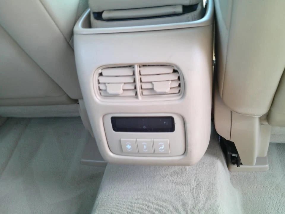 2008 Cadillac DTS - Image 11 of 20