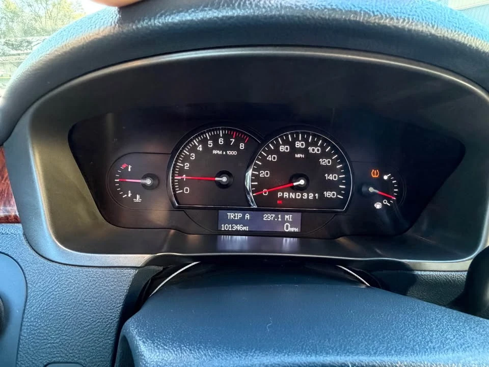 2008 Cadillac DTS - Image 10 of 16