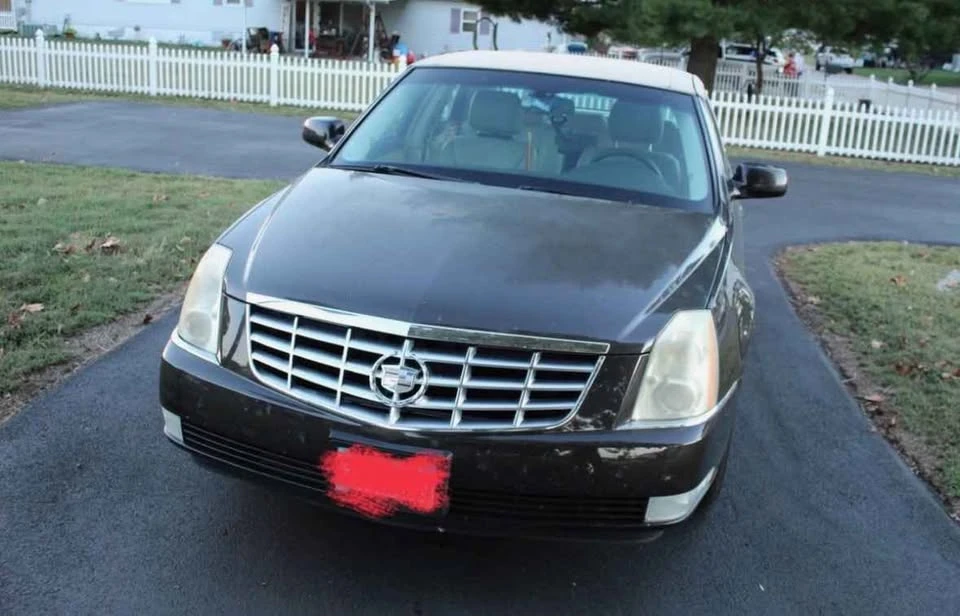2008 Cadillac DTS - Image 2 of 16