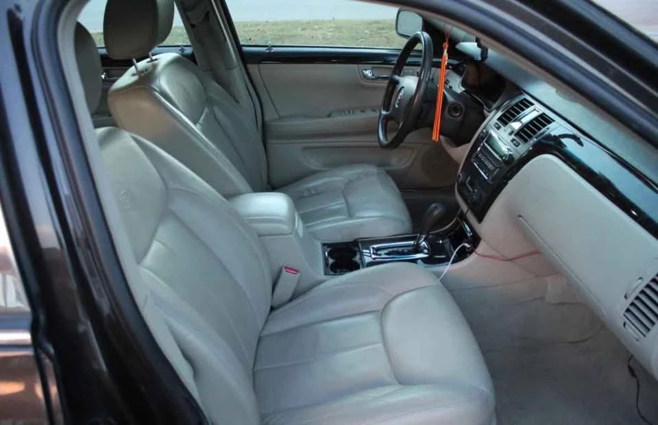 2008 Cadillac DTS - Image 7 of 16