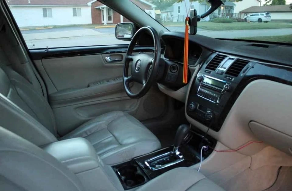 2008 Cadillac DTS - Image 8 of 16