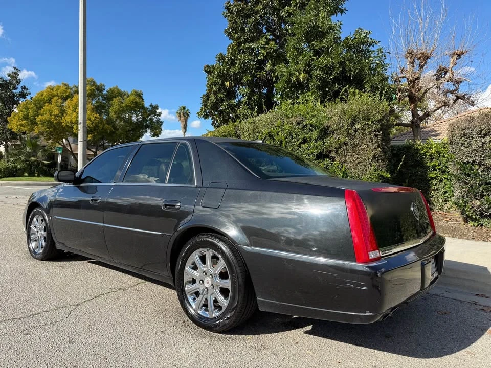 2008 Cadillac DTS - Image 2 of 11