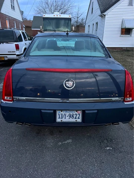 2008 Cadillac DTS - Image 2 of 4