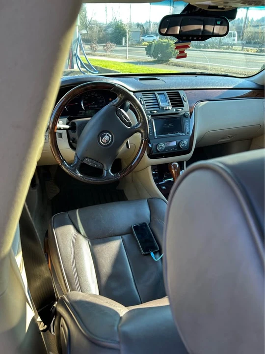 2008 Cadillac DTS - Image 13 of 20