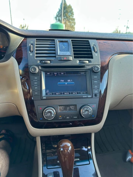 2008 Cadillac DTS - Image 15 of 20