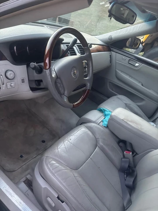 2008 Cadillac DTS - Image 3 of 4