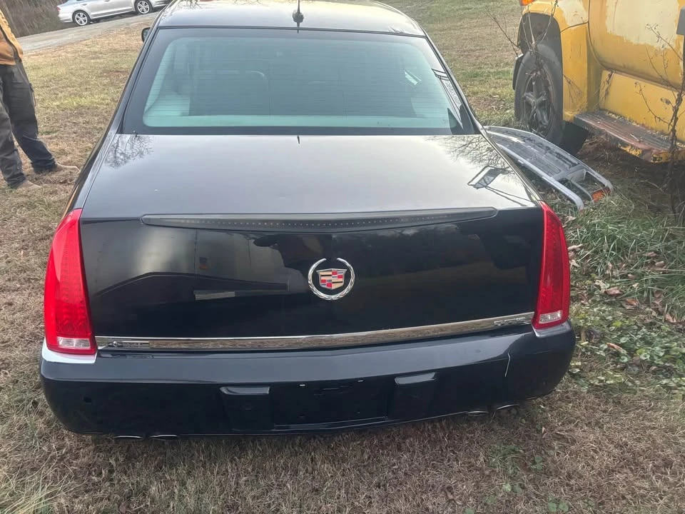 2008 Cadillac DTS - Image 2 of 4