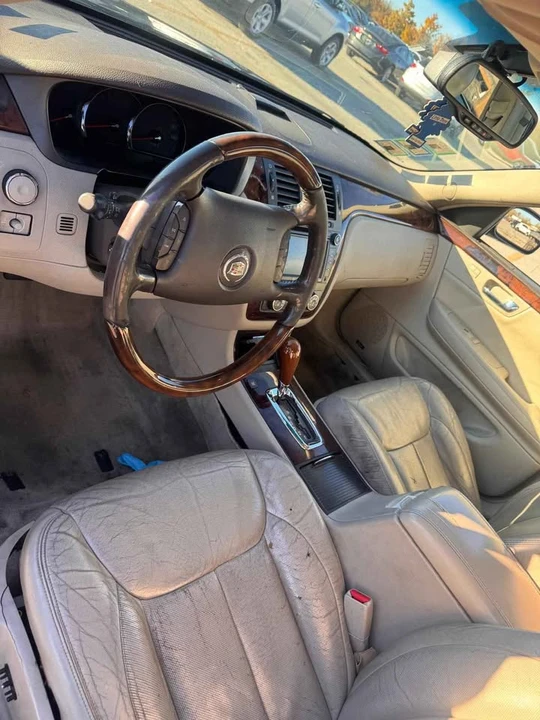 2008 Cadillac DTS - Image 7 of 8