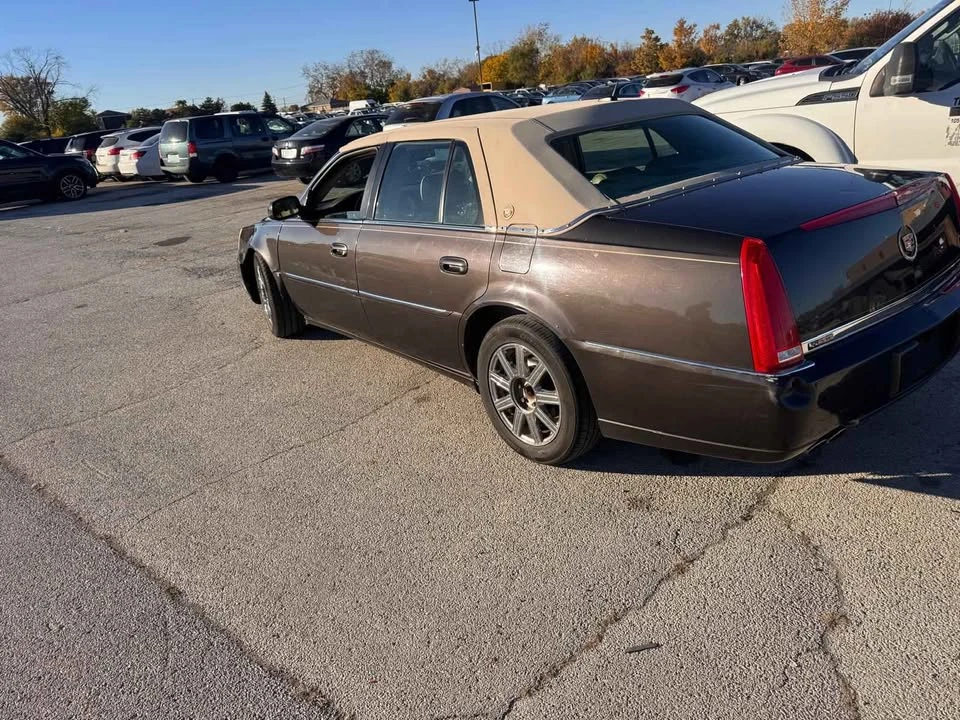2008 Cadillac DTS - Image 2 of 8