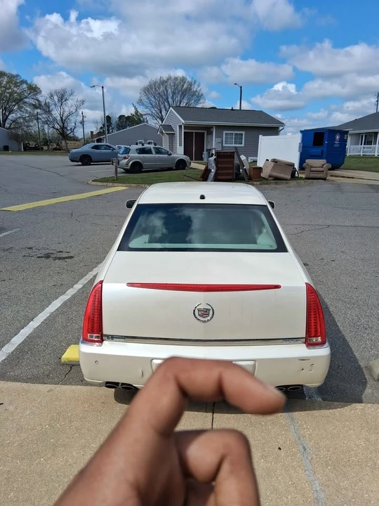 2008 Cadillac DTS - Image 2 of 4