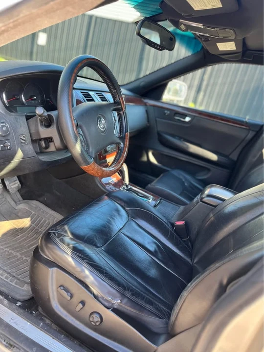 2008 Cadillac DTS - Image 8 of 11