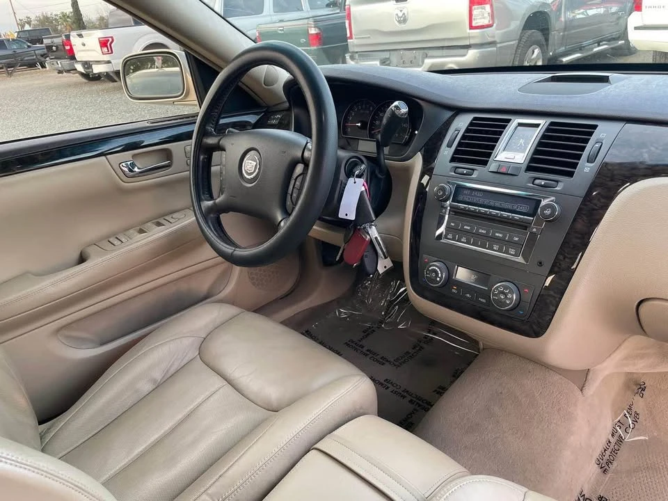 2008 Cadillac DTS - Image 15 of 16