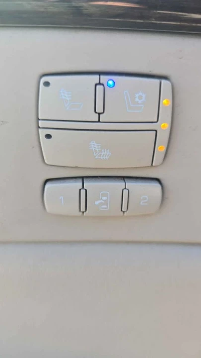 2008 Cadillac DTS - Image 8 of 9