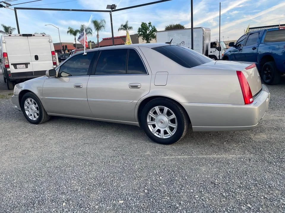 2008 Cadillac DTS - Image 7 of 16