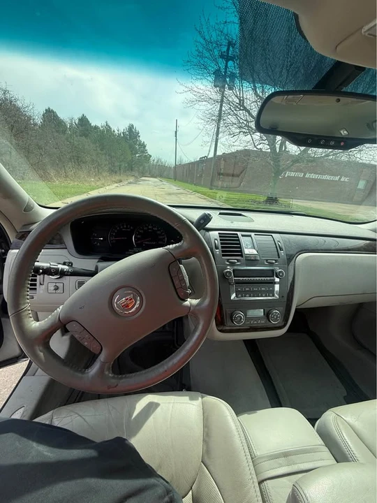 2008 Cadillac DTS - Image 10 of 10