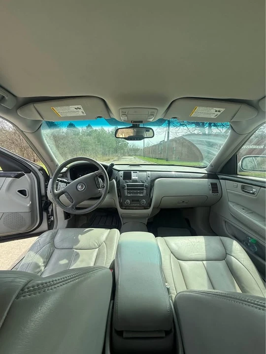 2008 Cadillac DTS - Image 7 of 10