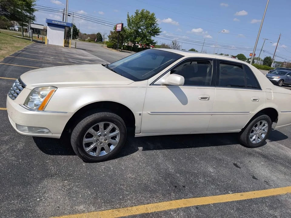 2008 Cadillac DTS - Image 5 of 12