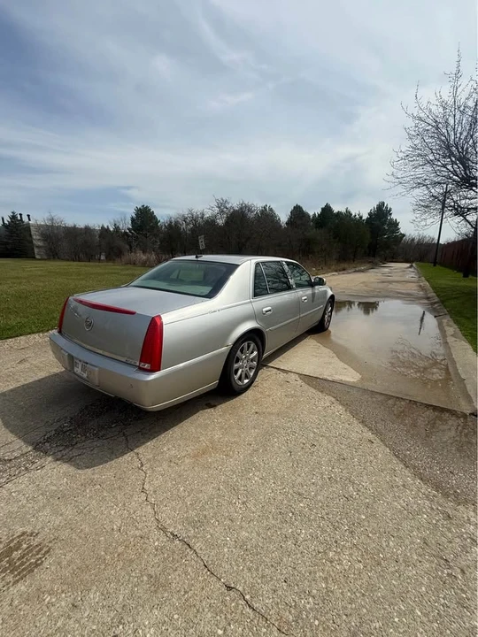 2008 Cadillac DTS - Image 6 of 10
