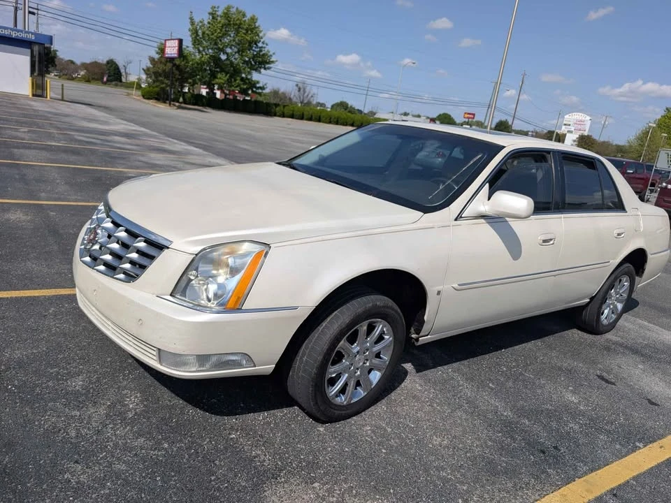 2008 Cadillac DTS - Image 9 of 12