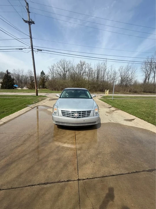 2008 Cadillac DTS - Image 2 of 12