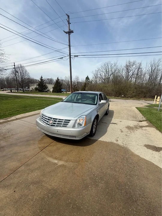 2008 Cadillac DTS - Image 3 of 12