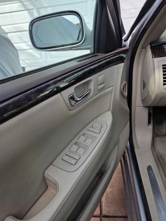 2008 Cadillac DTS - Image 11 of 16
