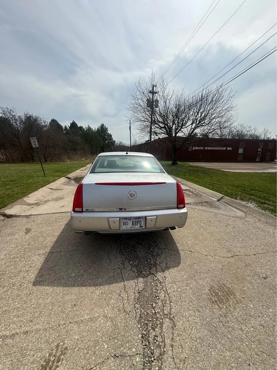 2008 Cadillac DTS - Image 5 of 12