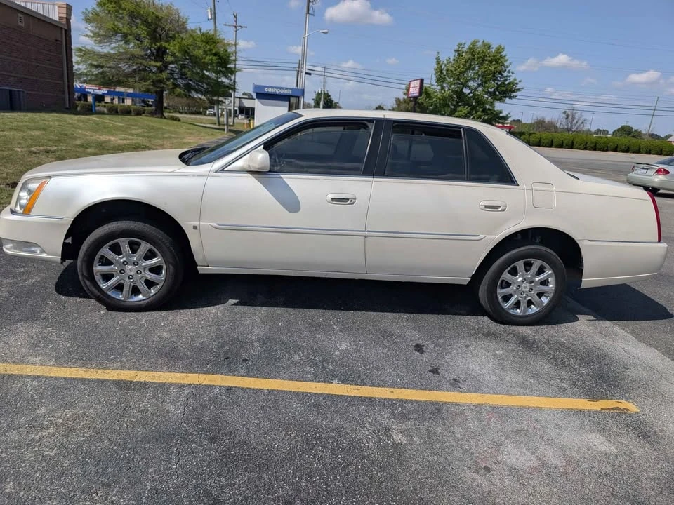 2008 Cadillac DTS - Image 3 of 12