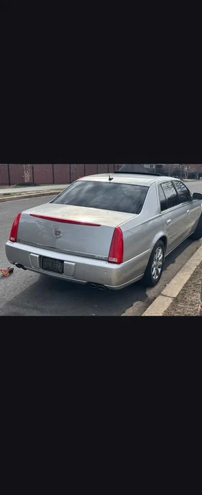 2008 Cadillac DTS - Image 2 of 11