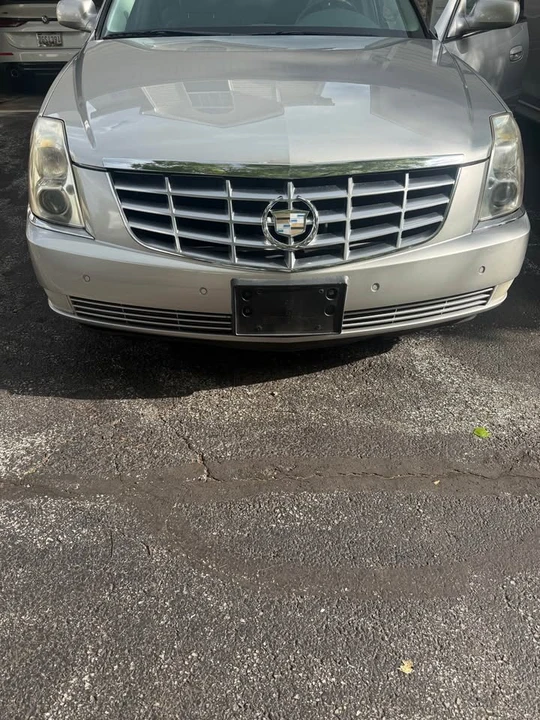 2008 Cadillac DTS - Image 8 of 10