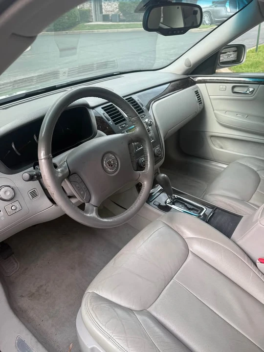 2008 Cadillac DTS - Image 5 of 10