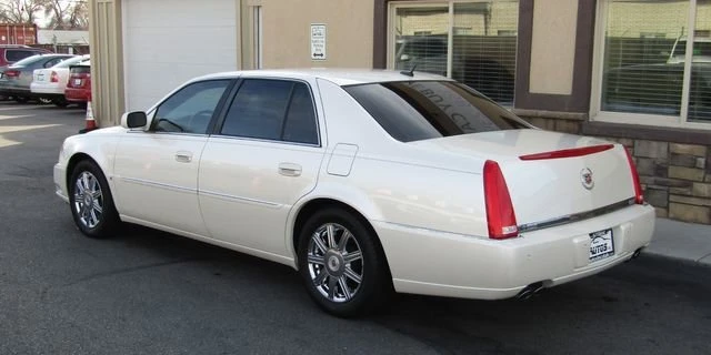 2008 Cadillac DTS - Image 2 of 16