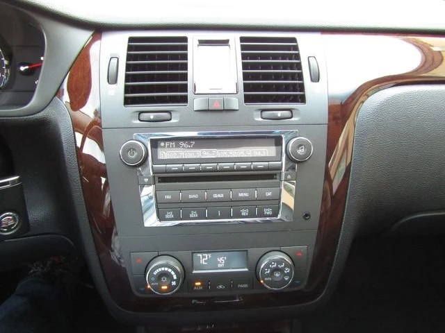 2008 Cadillac DTS - Image 11 of 16