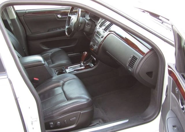 2008 Cadillac DTS - Image 9 of 16