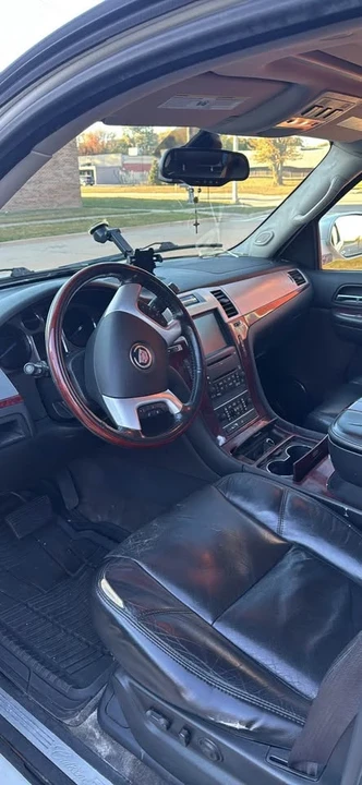 2008 Cadillac Escalade & EXT 3rd Gen - Image 4 of 4