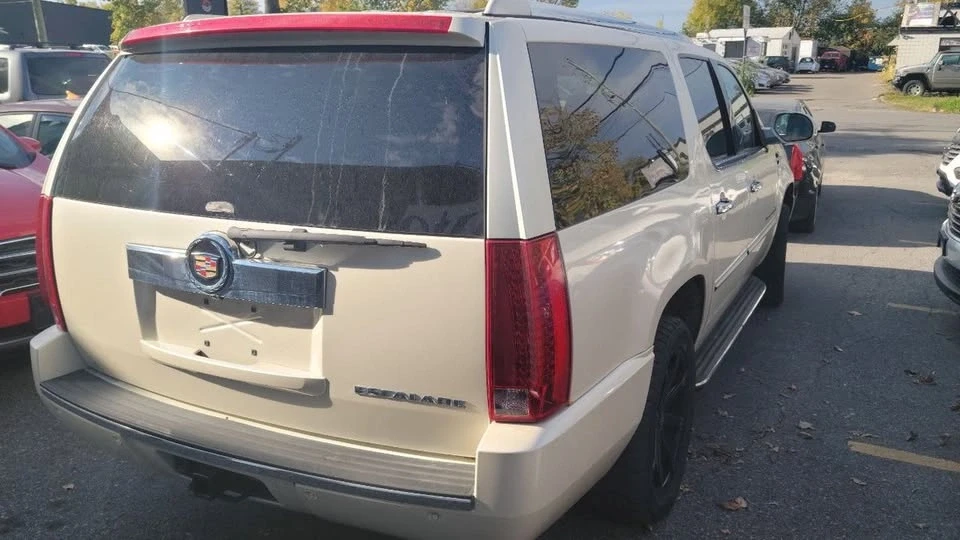 2008 Cadillac Escalade & EXT 3rd Gen - Image 5 of 13