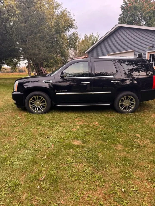 2008 Cadillac Escalade & EXT 3rd Gen - Image 2 of 11