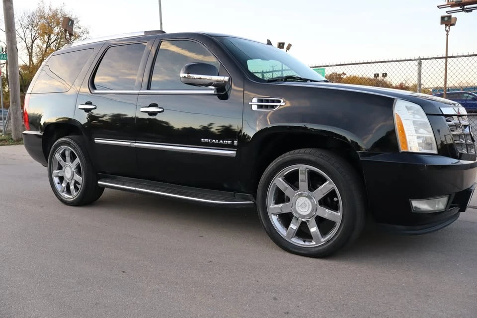 2008 Cadillac Escalade & EXT 3rd Gen - Image 3 of 18