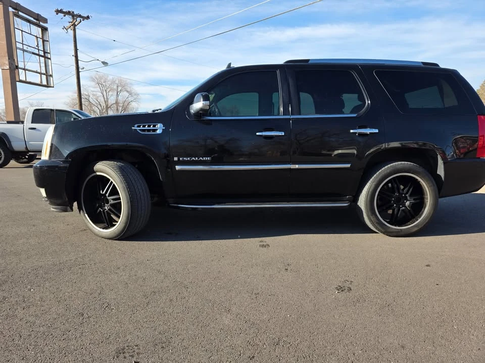 2008 Cadillac Escalade & EXT 3rd Gen - Image 2 of 10