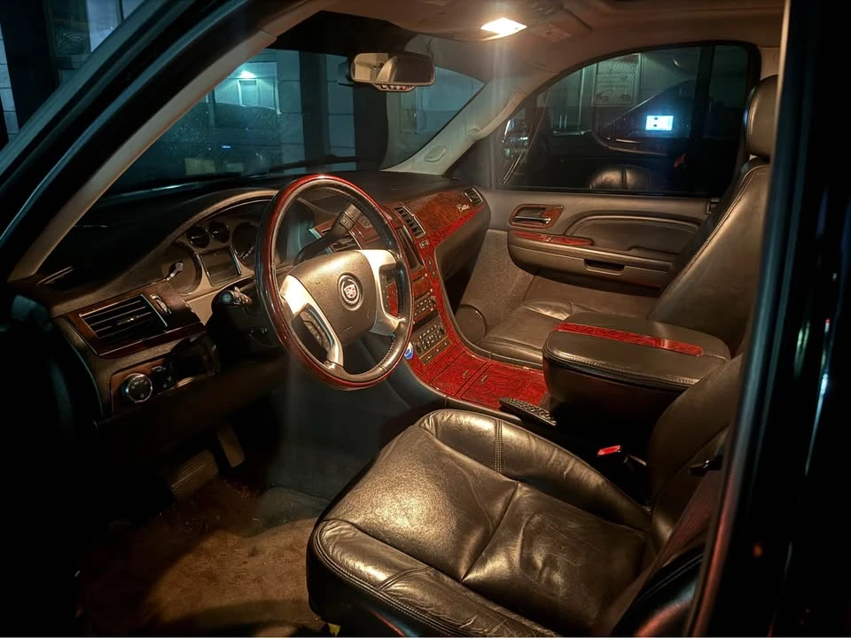 2008 Cadillac Escalade & EXT 3rd Gen - Image 6 of 8