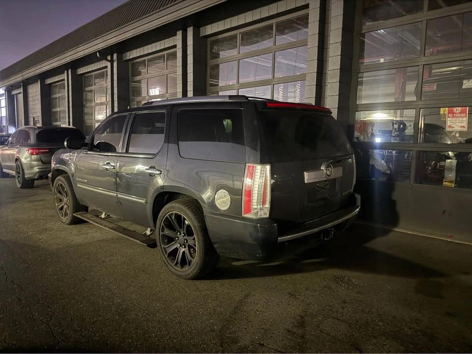 2008 Cadillac Escalade & EXT 3rd Gen - Image 4 of 8