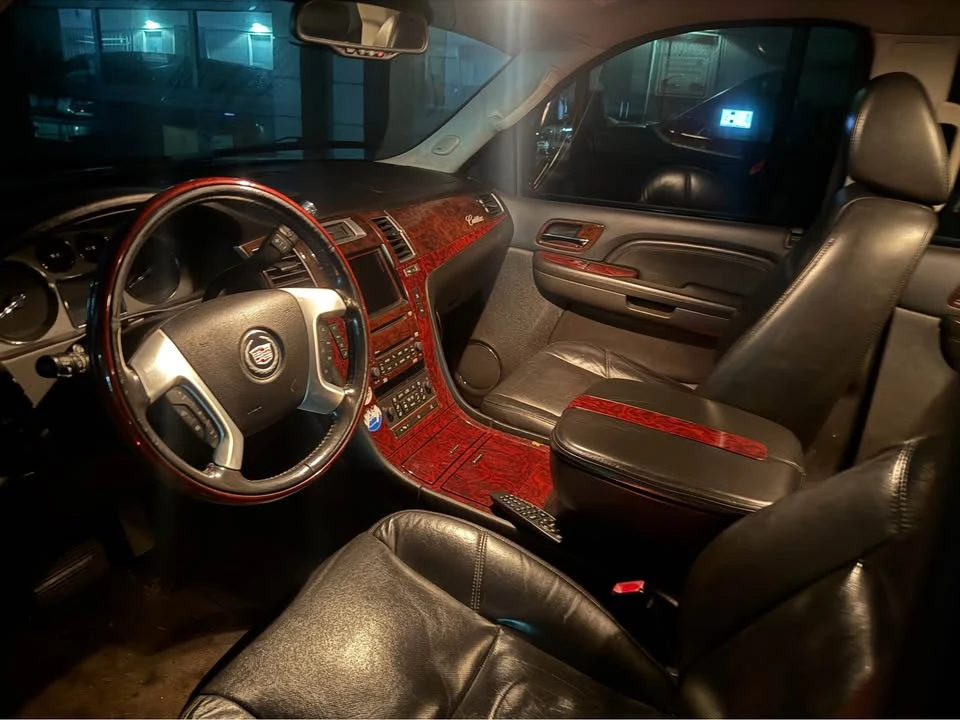 2008 Cadillac Escalade & EXT 3rd Gen - Image 2 of 8