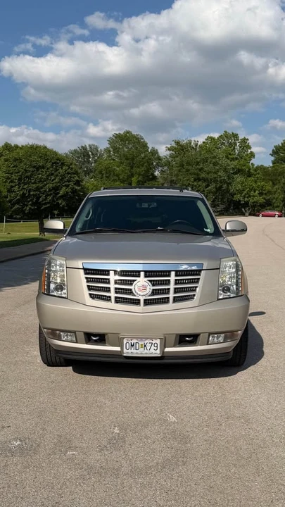 2008 Cadillac Escalade & EXT 3rd Gen - Image 2 of 20