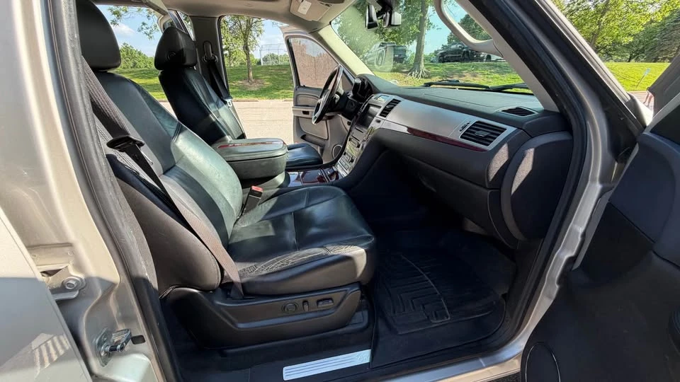 2008 Cadillac Escalade & EXT 3rd Gen - Image 16 of 20