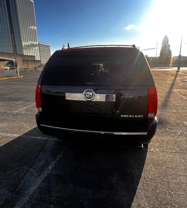 2008 Cadillac Escalade & EXT 3rd Gen - Image 4 of 13