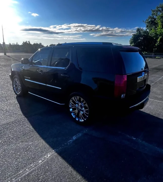 2008 Cadillac Escalade & EXT 3rd Gen - Image 2 of 13
