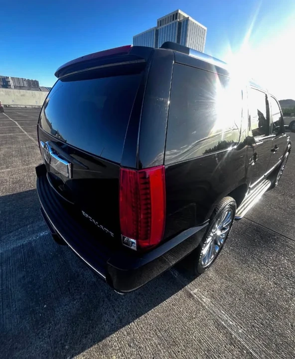 2008 Cadillac Escalade & EXT 3rd Gen - Image 3 of 13